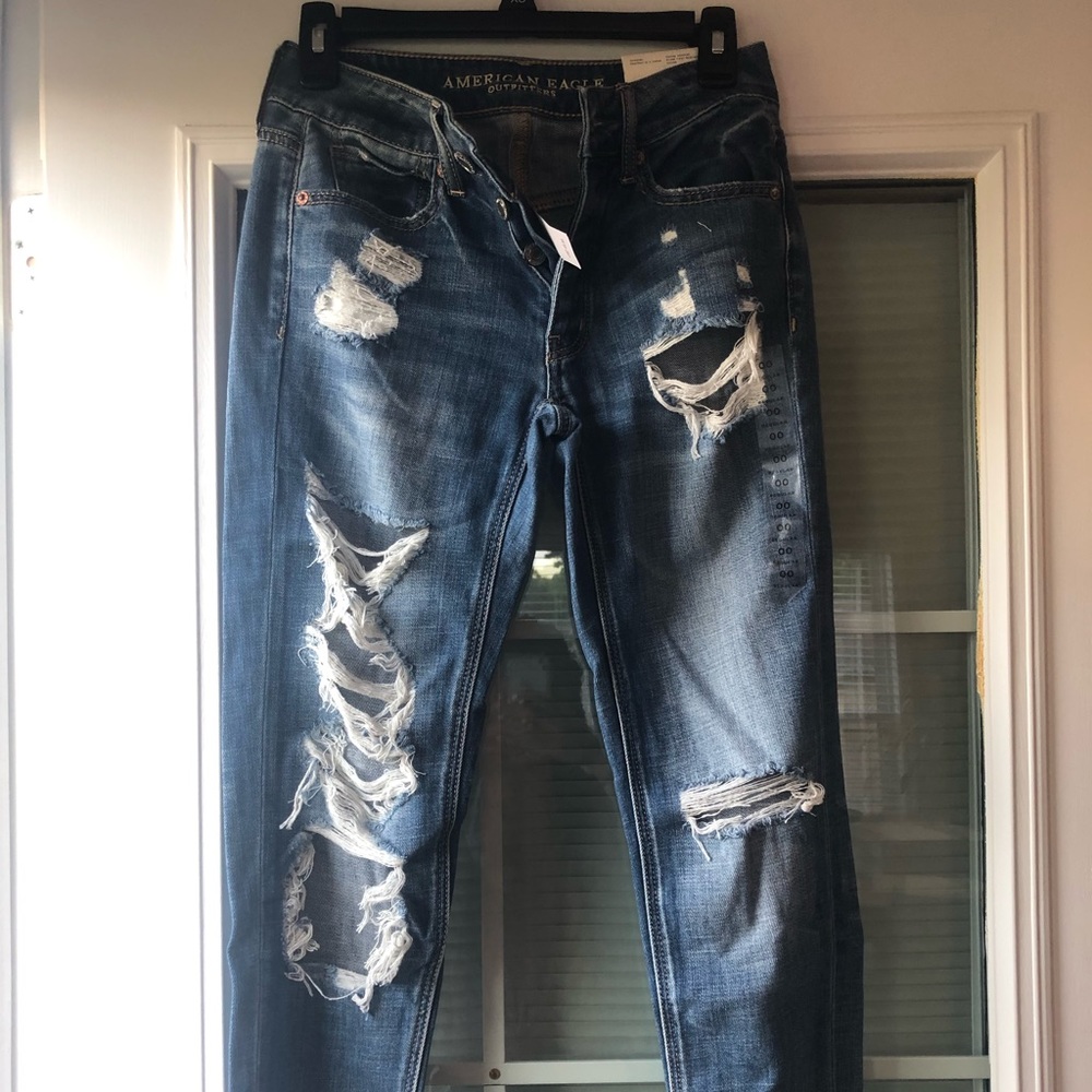 American eagle distressed boyfriend jeans